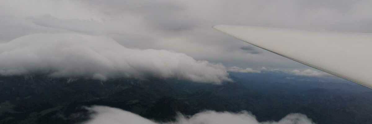 Flugwegposition um 09:48:16: Aufgenommen in der Nähe von Gemeinde Miesenbach, Österreich in 2293 Meter